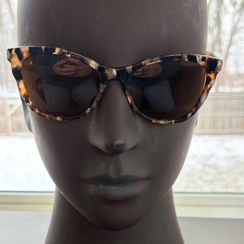 Women’s William Morris Tortoise Shell Sunglasses … - image 1